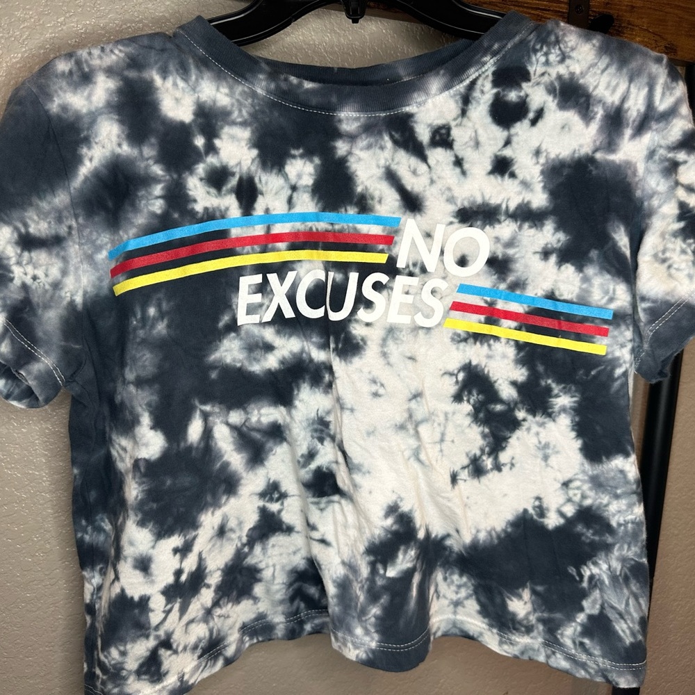 Freeze “NO EXCUSES” crop top